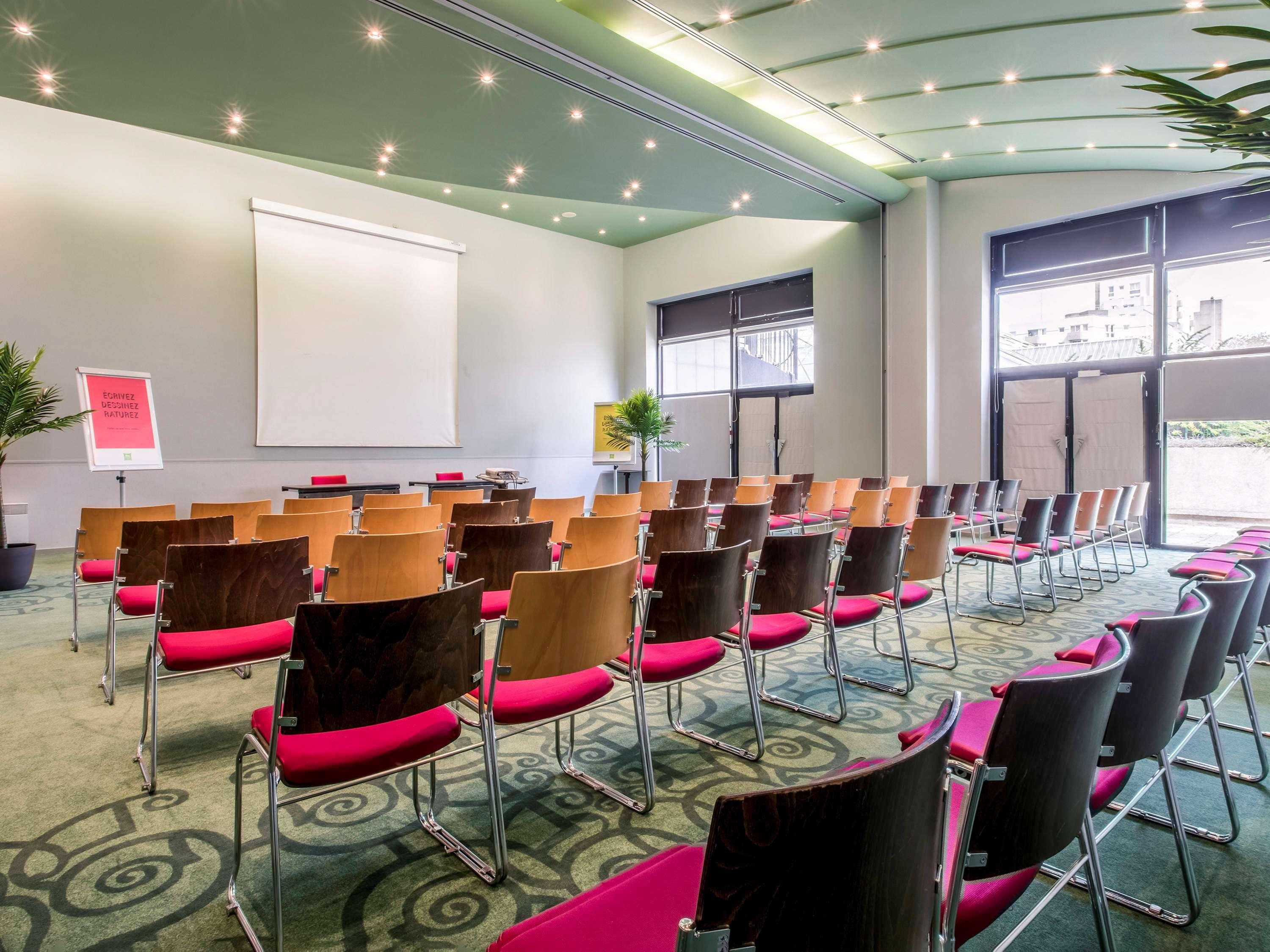Ibis Styles Evry Courcouronnes Hotel And Events Exterior photo